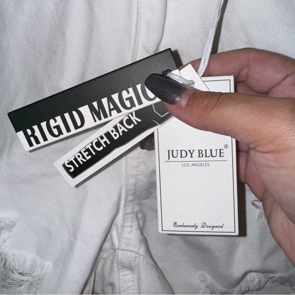 NWT JUDY BLUE High Rise Rigid Magic Cutoff Shorts in White Size Small - Picture 13 of 16